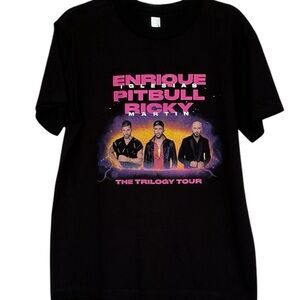 Enrique Iglesias Pitbull Ricky Martin The Trilogy Concert Tour Shirt 2023-24. M